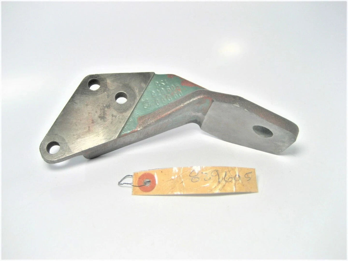 Volvo Penta 829605 MD11 MD17 Marine Diesel Engine Motor OEM Mounting Bracket