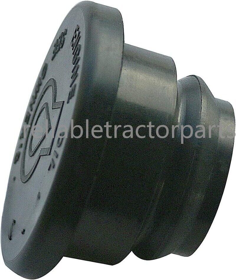 Oil Filler Cap 6703736 for Bobcat 7753 763 753 743 751 S150 S185 S70 S175