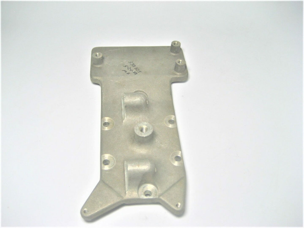 OMC 333253 Evinrude Johnson 125HP Marine Outboard Motor OEM Water Passage Cover