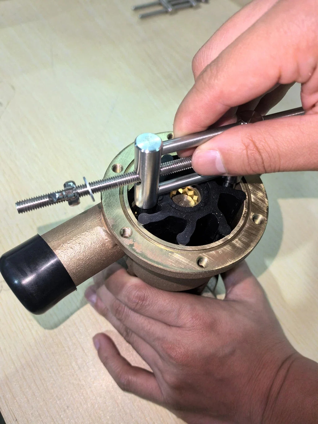 Impeller Puller Removal Tool for Jabsco Sherwood (40MM-57MM)